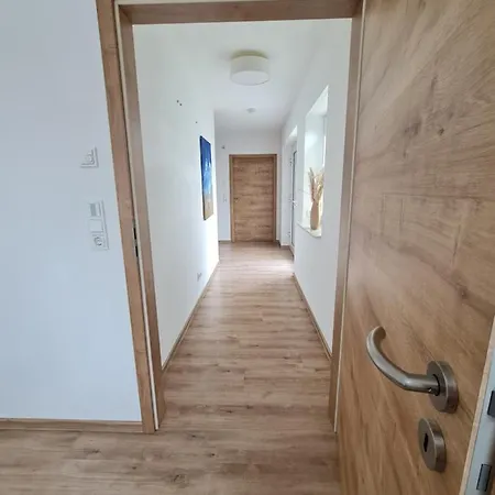 ホームステイ Private In Neubau Familienhaus アルスフェルト