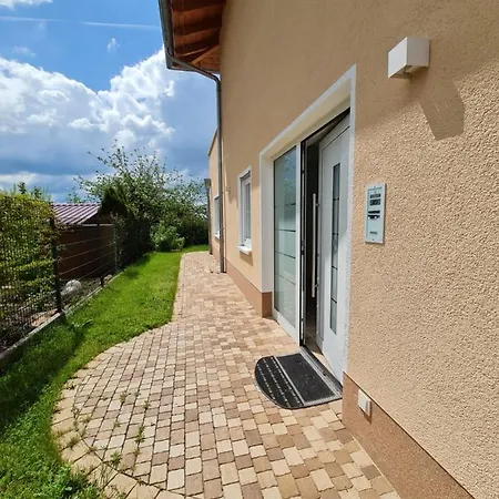 Private In Neubau Familienhaus *